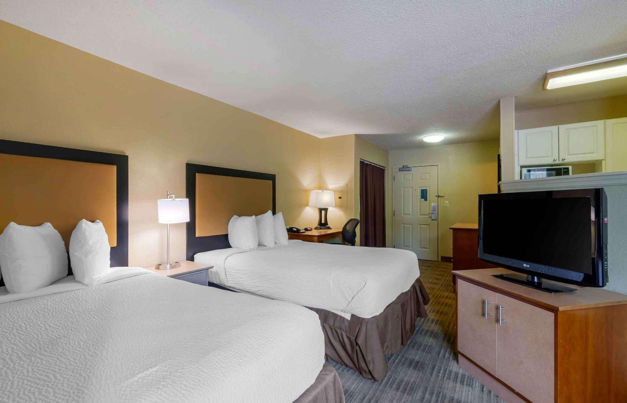 Extended Stay America Select Suites Tampa Airport Memorial Hwy Exterior photo
