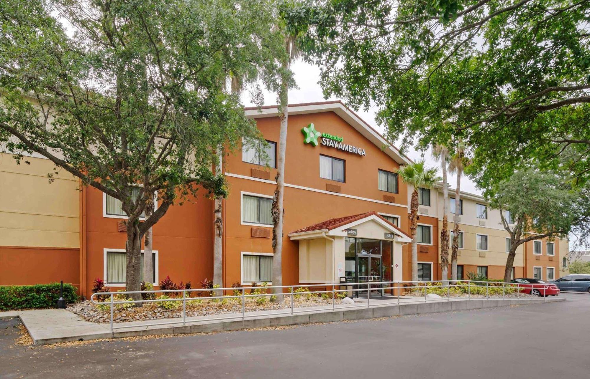 Extended Stay America Select Suites Tampa Airport Memorial Hwy Exterior photo