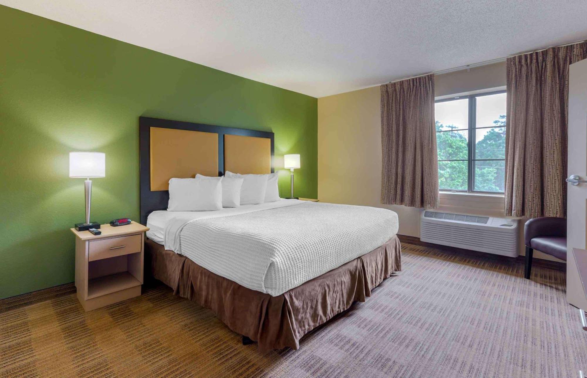 Extended Stay America Select Suites Tampa Airport Memorial Hwy Exterior photo