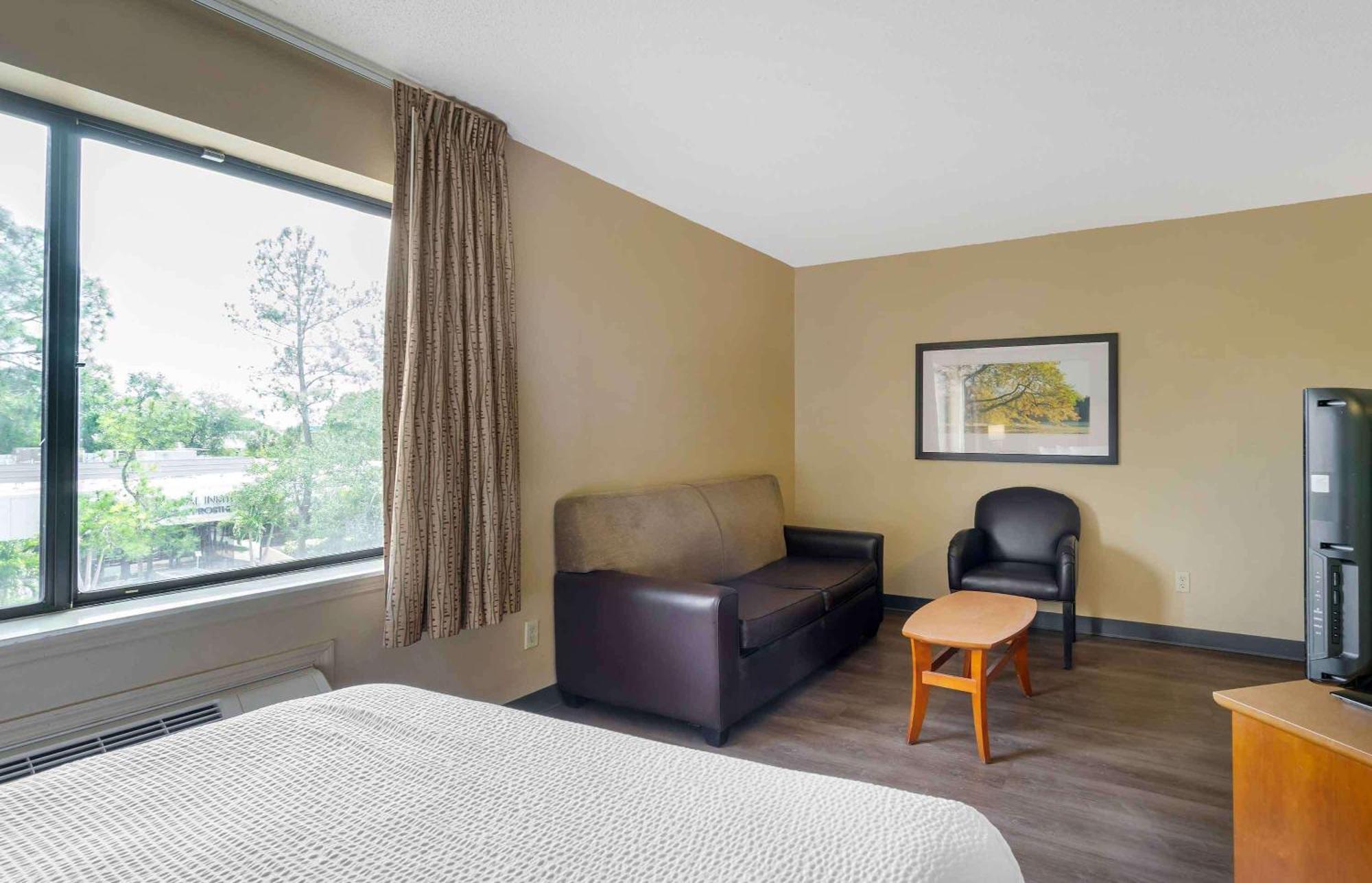 Extended Stay America Select Suites Tampa Airport Memorial Hwy Exterior photo