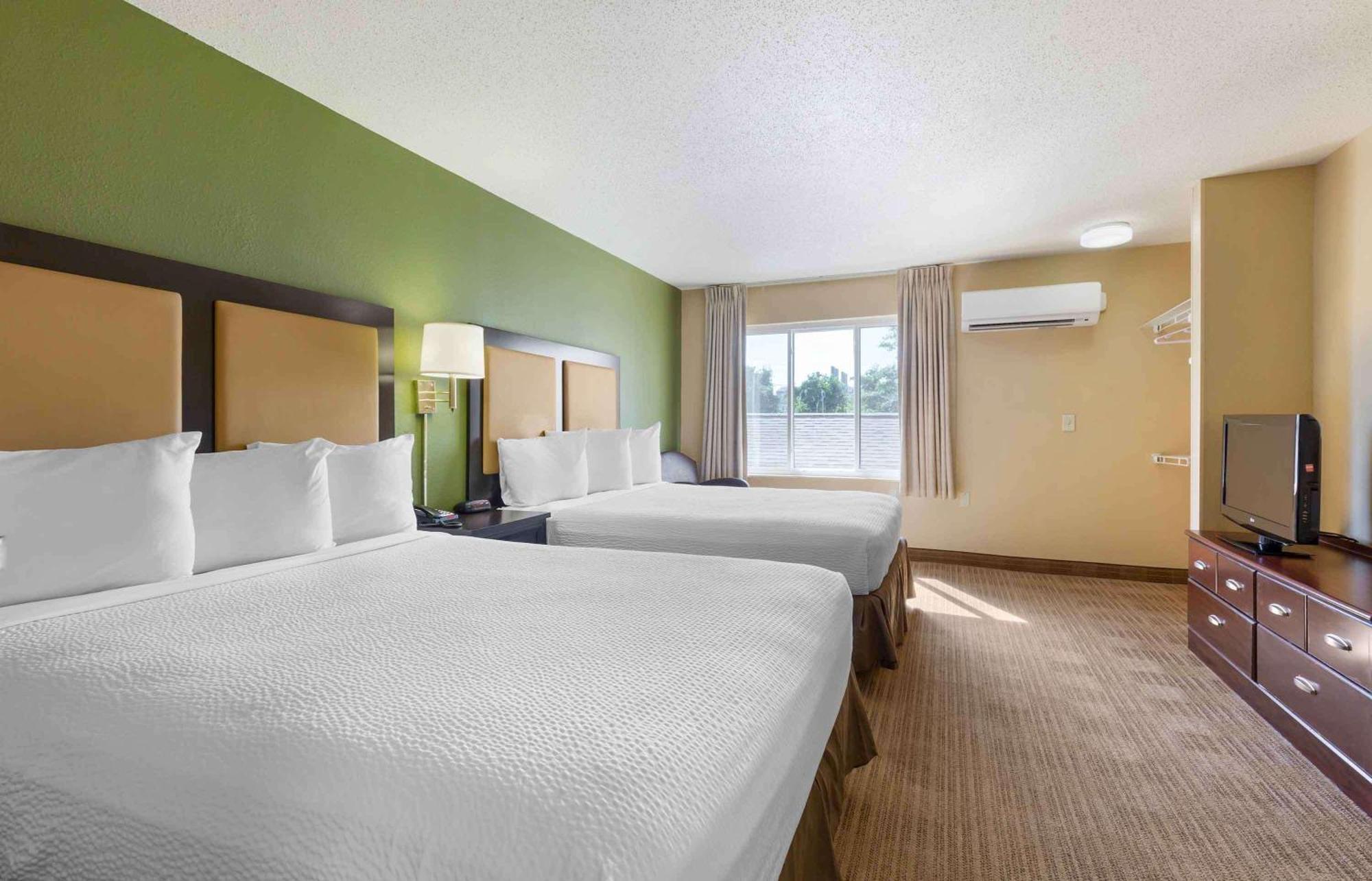 Extended Stay America Select Suites Tampa Airport Memorial Hwy Exterior photo